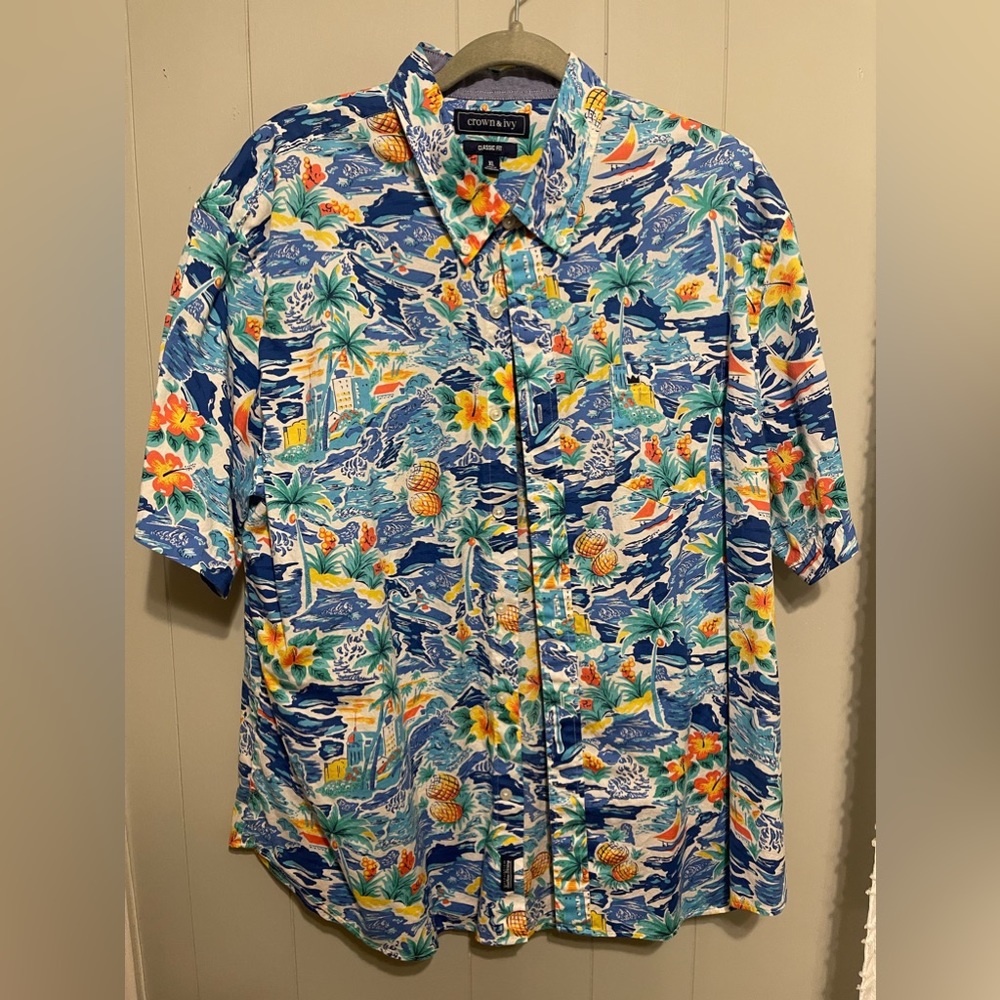 Crown & Ivy Short Sleeve Button-Up